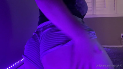 Rose ASMR - Booty Reveal